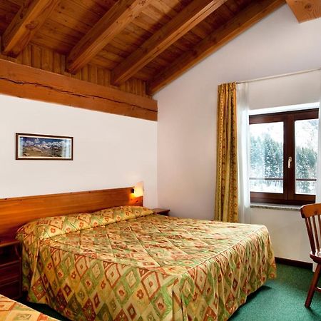 Hotel Beau Site Brusson Esterno foto