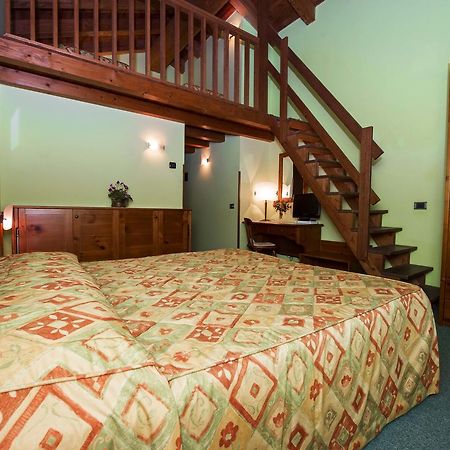 Hotel Beau Site Brusson Esterno foto