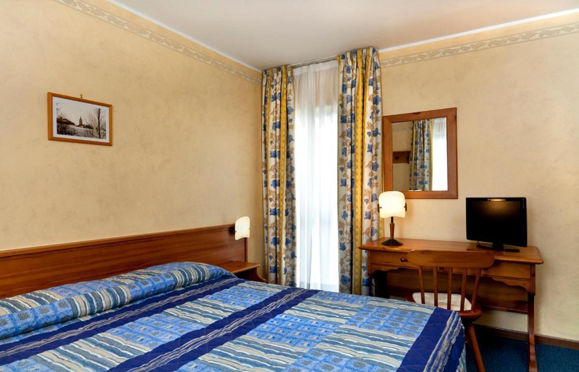 Hotel Beau Site Brusson Esterno foto