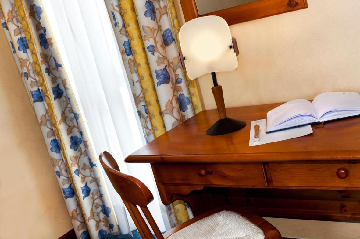 Hotel Beau Site Brusson Esterno foto