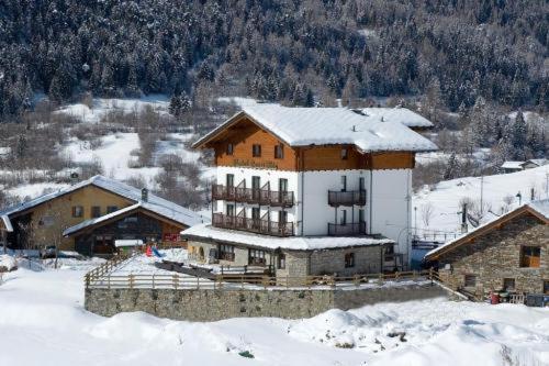 Hotel Beau Site Brusson Esterno foto