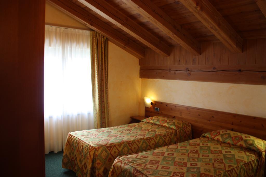 Hotel Beau Site Brusson Esterno foto