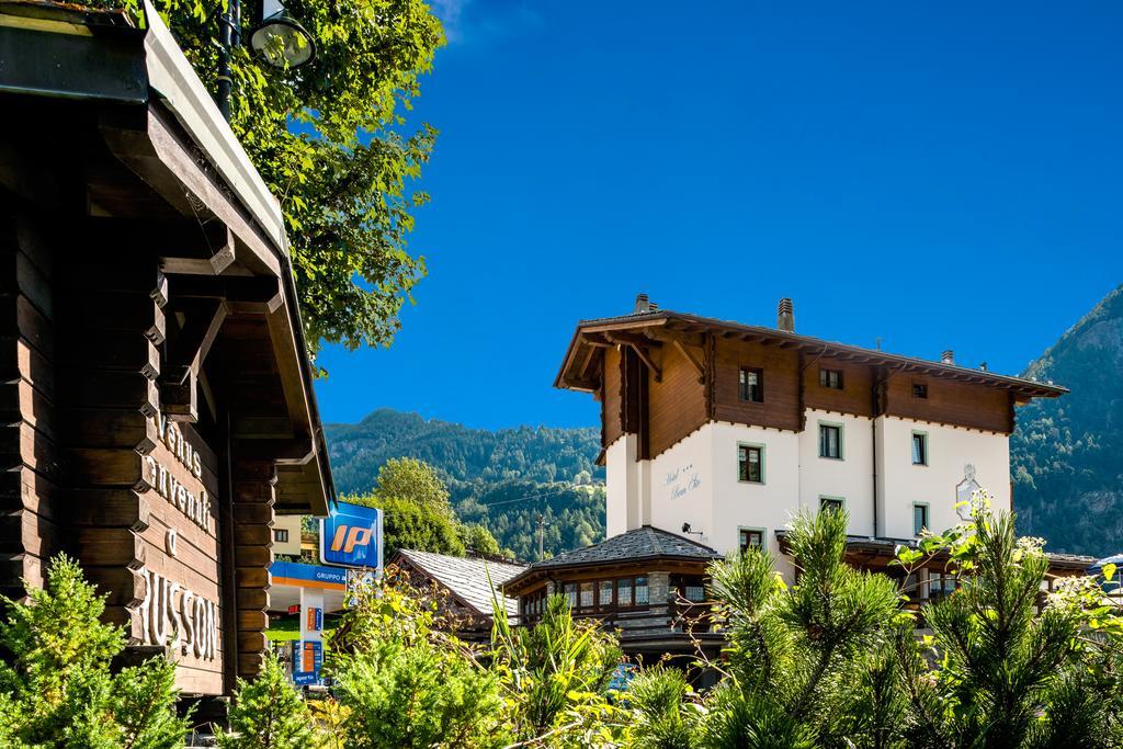 Hotel Beau Site Brusson Esterno foto