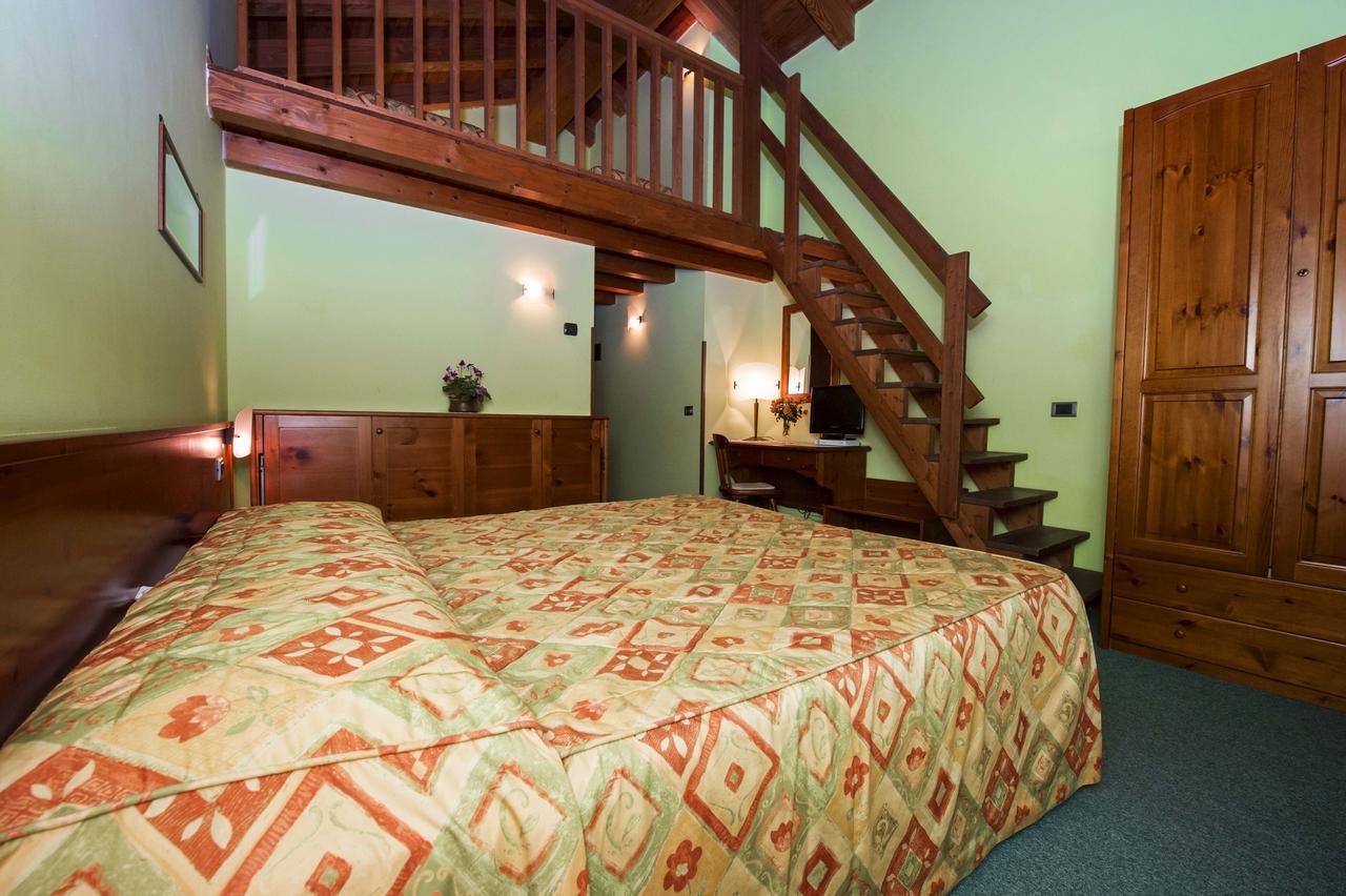 Hotel Beau Site Brusson Esterno foto