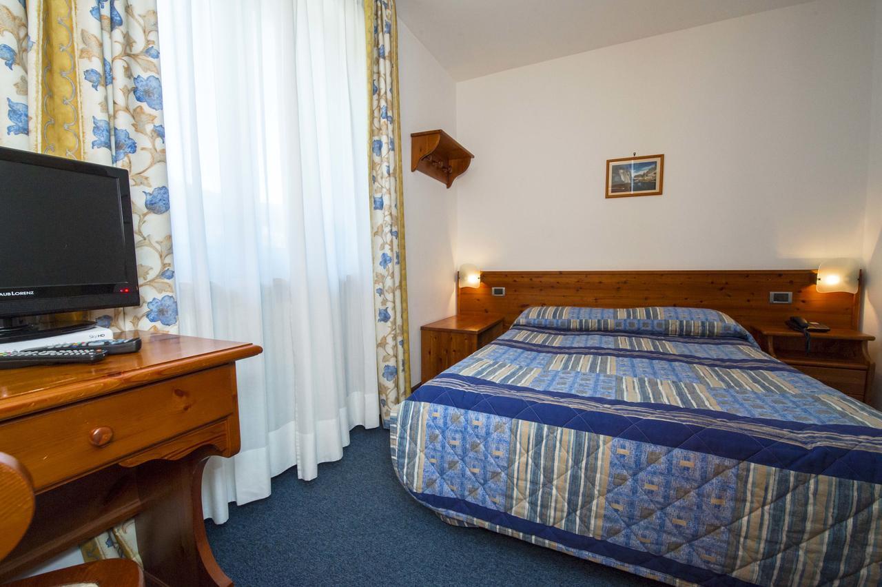 Hotel Beau Site Brusson Esterno foto