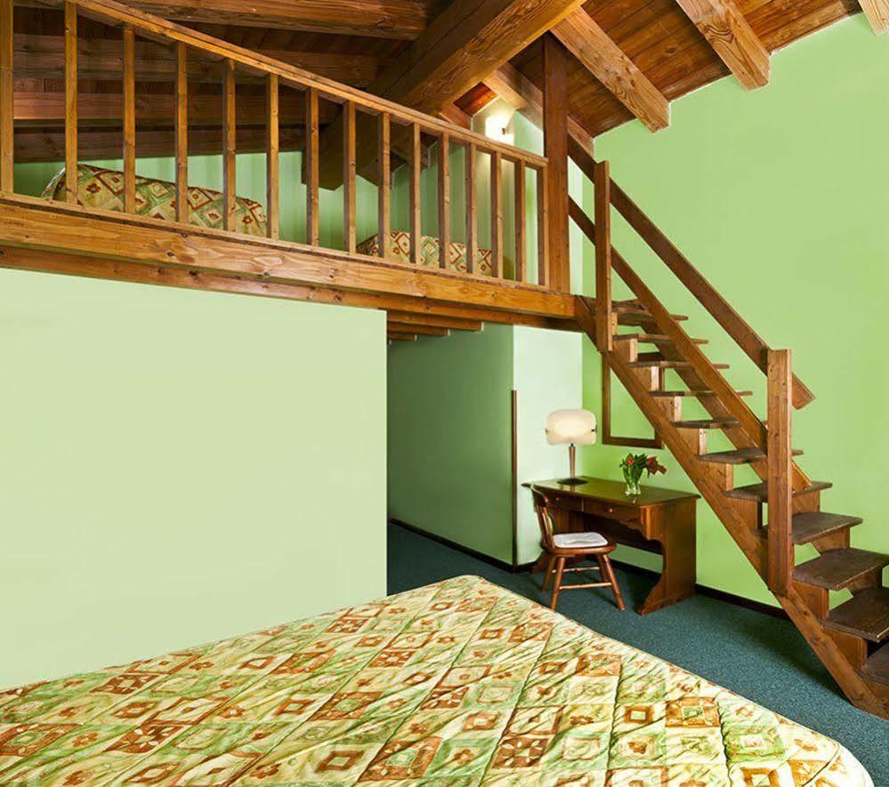 Hotel Beau Site Brusson Esterno foto